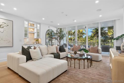 d2-100 Royal Palm Way, Palm Beach, FL, 33480-4267 | Card Image