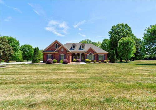 207 Cross Creek Dr, Cherryville, NC, 28021-9307 | Card Image