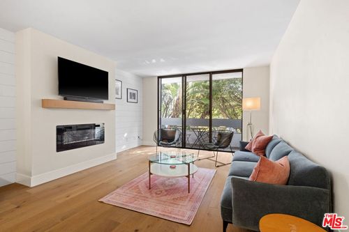 204-1252 11th St, Santa Monica, CA, 90402-2020 | Card Image