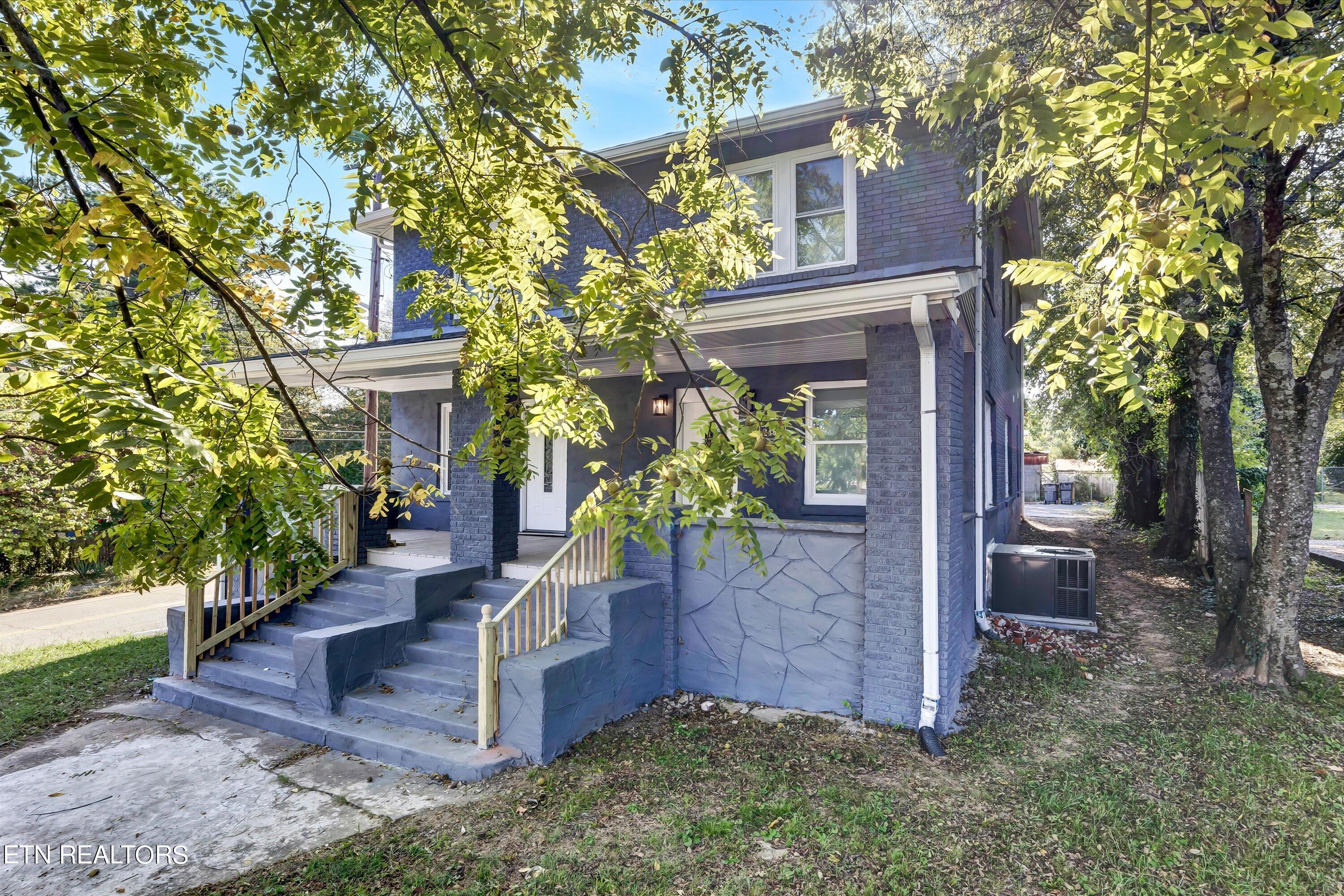 Linden Ave, Knoxville, TN 37917