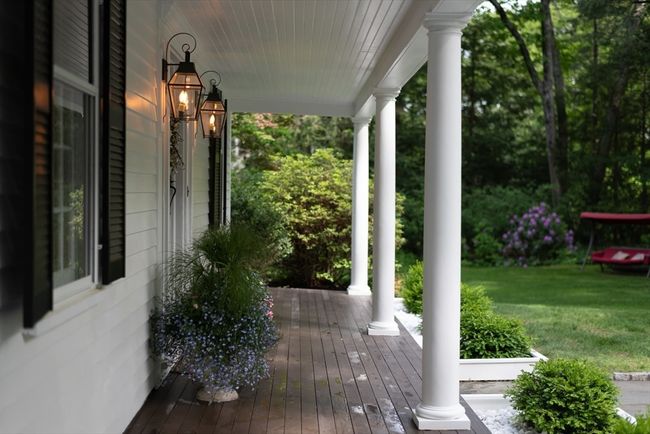 338 Highland St, House other with 4 bedrooms, 4 bathrooms and 6 parking in Weston MA | Image 6