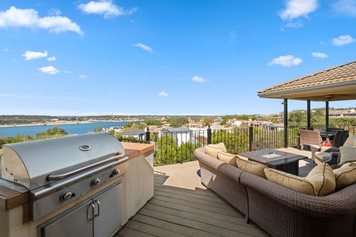 107 Firebird Cv, Lakeway, TX, 78734-3437 | Card Image