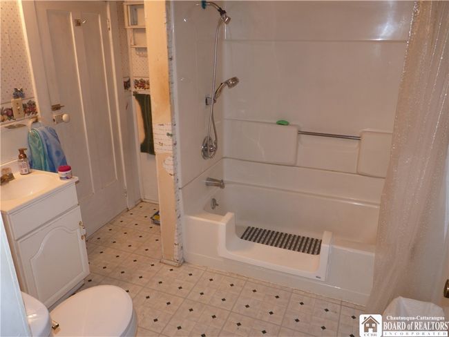 First floor full bath | Image 15