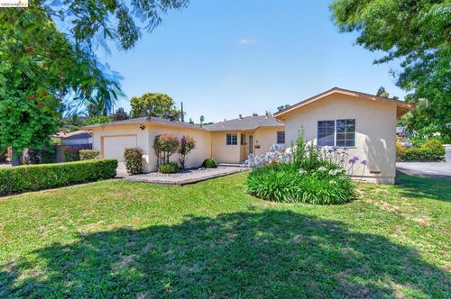 3 Bergwall Way, Vallejo, CA, 94591-6706 | Card Image