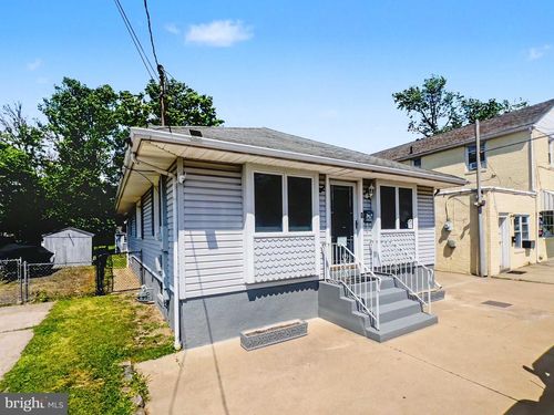 215 Browning Ln, BROOKLAWN, NJ, 08030-2609 | Card Image
