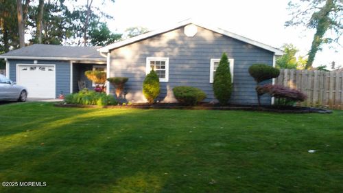 125 Sherwood Ln, Toms River, NJ, 08753-1860 | Card Image