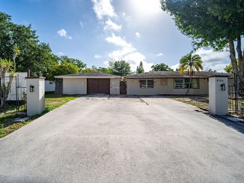 4734 Delmonte Ave, SARASOTA, FL, 34235-4324 | Card Image