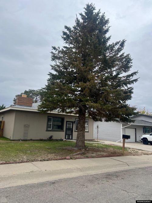 109 E Brooks St, Rawlins, WY, 82301-4362 | Card Image