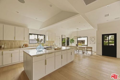 2370 Kelton Ave, LOS ANGELES, CA, 90064-2102 | Card Image