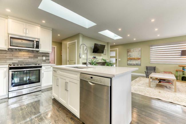 47 Haddock Road Sw, Home with 4 bedrooms, 3 bathrooms and 1 parking in Calgary AB | Image 9