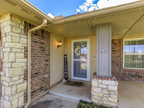 2336 Box Turtle Way, Midwest City, OK, 73130-8251 | Card Image
