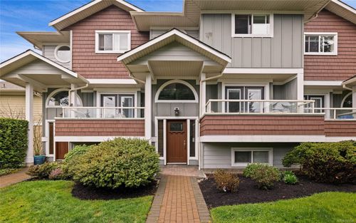 525 Heatherdale Lane, Victoria, BC, V8Z0A4 | Card Image