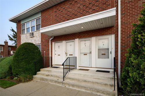 86-86 Farber Dr, West Babylon, NY, 11704-5125 | Card Image