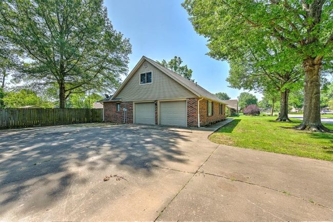 803 Orleans Drive, House other with 5 bedrooms, 3 bathrooms and null parking in Rogers AR | Image 2