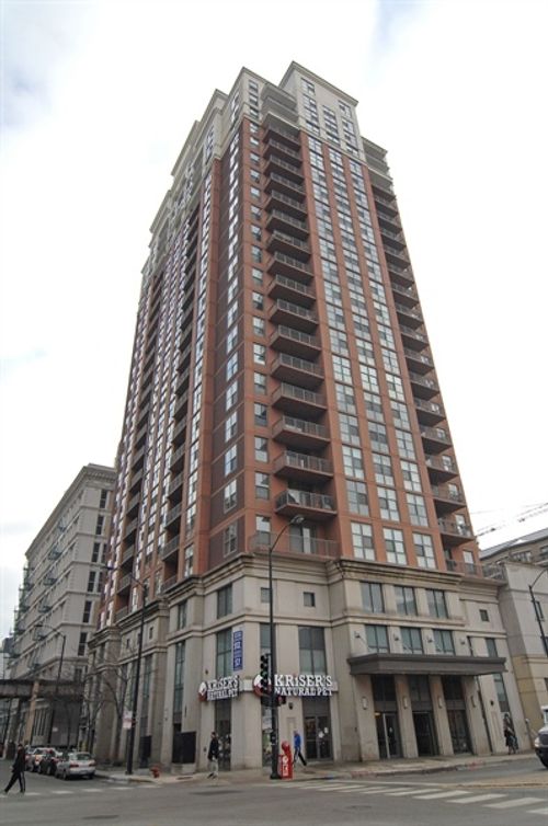 p19-1101 S State St, Chicago, IL, 60605-3175 | Card Image