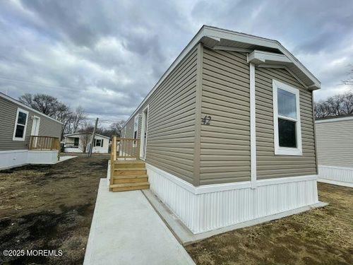42 Randall Avenue, Hazlet, NJ, 07734 | Card Image