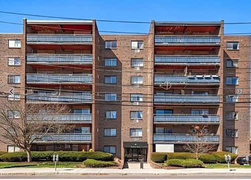 e442-32 Whites Ave, Watertown, MA, 02472-4305 | Card Image