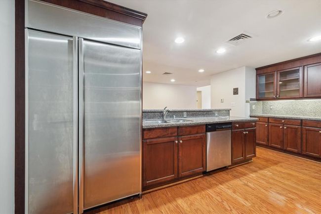 UNIT-1104 - 914 Main St, Condo with 3 bedrooms, 3 bathrooms and 2 parking in Houston TX | Image 4
