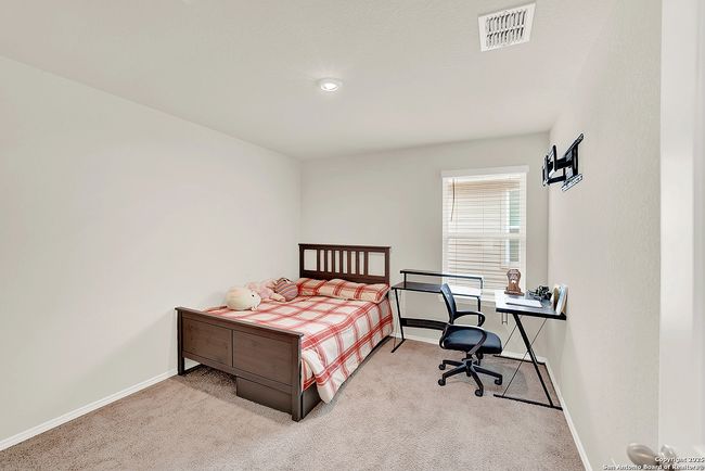 201 Legendary Trail Loop, House other with 5 bedrooms, 3 bathrooms and null parking in Floresville TX | Image 33