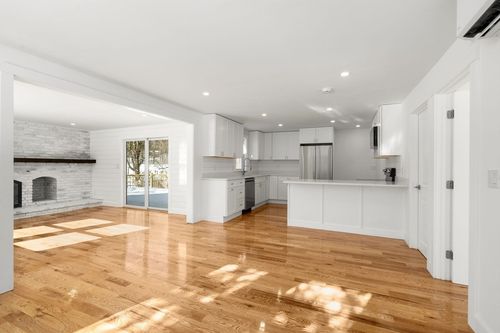 925 Washington St, Franklin, MA, 02038-3324 | Card Image