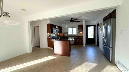 34 Marksman Ln, Levittown, NY, 11756-5110 | Card Image