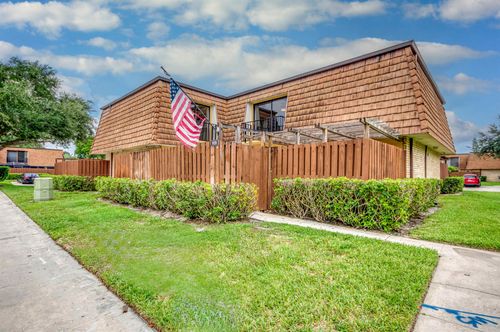 926 9th Ln, Greenacres, FL, 33463-4353 | Card Image