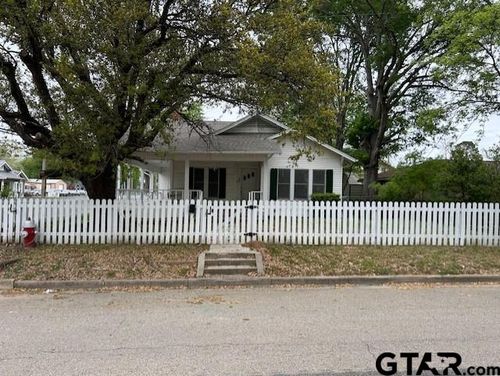 330 W Kilpatrick St, Mineola, TX, 75773-2031 | Card Image