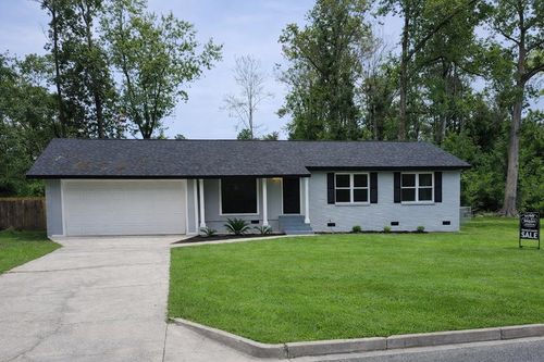 2215 Park Ln, Valdosta, GA, 31602-2756 | Card Image