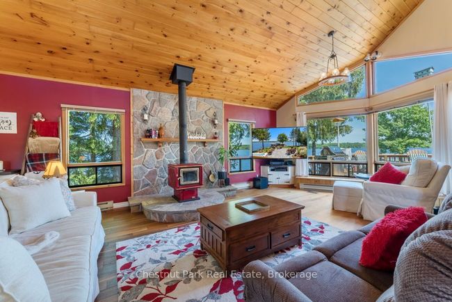 247 Wapaska Cres, House other with 5 bedrooms, 3 bathrooms and 3 parking in Gravenhurst ON | Image 7