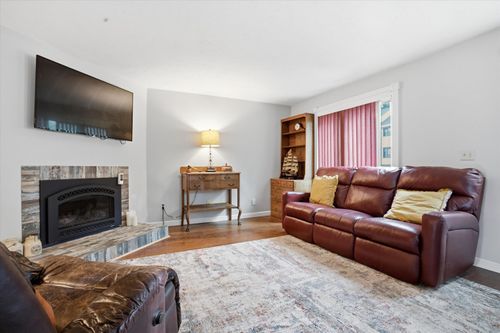 17 Adams Ave, Merrimack, NH, 03054-7021 | Card Image