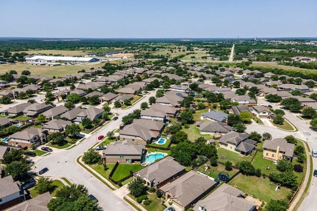 327 Saffron Spgs, House other with 3 bedrooms, 2 bathrooms and 4 parking in Buda TX | Image 38
