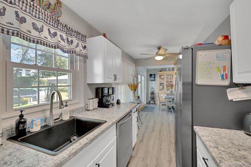 14 W Dogwood Dr, Poughkeepsie, NY, 12601-5530 | Card Image