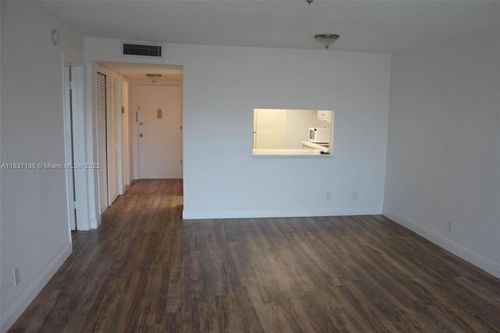 apt-310-1400 Ne 169th St, Miami, FL, 33162-2871 | Card Image