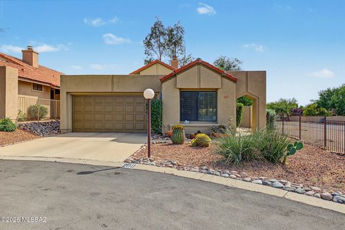 200 E Ridgeland St, Oro Valley, AZ, 85737-6863 | Card Image