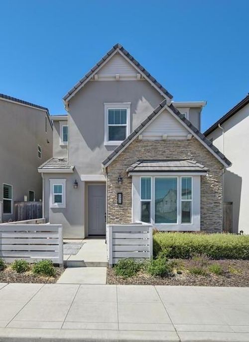 2355 Veterans First Ave, Sacramento, CA, 95818-3984 | Card Image