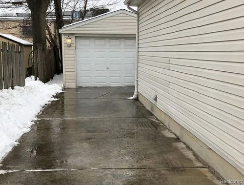 3363 Mcdowell St, Ferndale, MI, 48220-1140 | Card Image