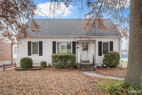 3746 Fee Fee Rd, Bridgeton, MO, 63044-2913 | Card Image