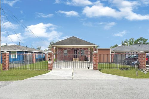 7534 Charlie St, Houston, TX, 77088-7604 | Card Image