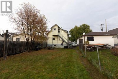 216 Ontario St, Home with 3 bedrooms, 2 bathrooms and null parking in Thunder Bay ON | Image 2