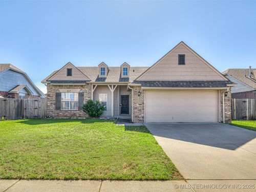 217 Dp Newman Cir, Kiefer, OK, 74041-3009 | Card Image