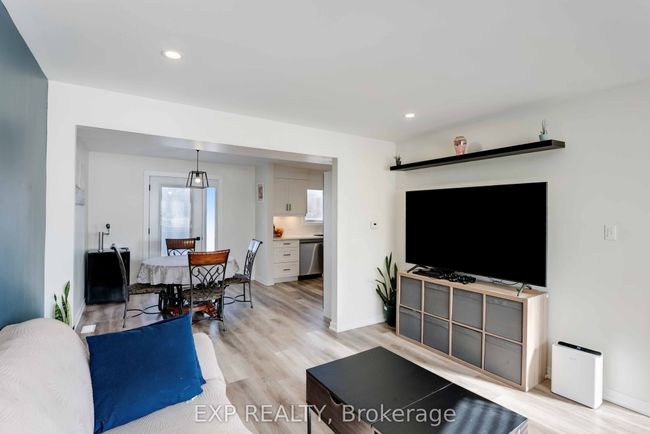 2757 Wedgewood Cres, House attached with 3 bedrooms, 2 bathrooms and 4 parking in Niagara Falls ON | Image 5
