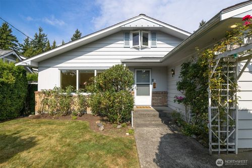 1508 E Maplewood Ave, Bellingham, WA, 98225-1330 | Card Image