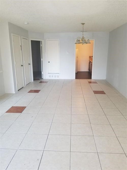 1801 Georgia St, Arlington, TX, 76012-3705 | Card Image