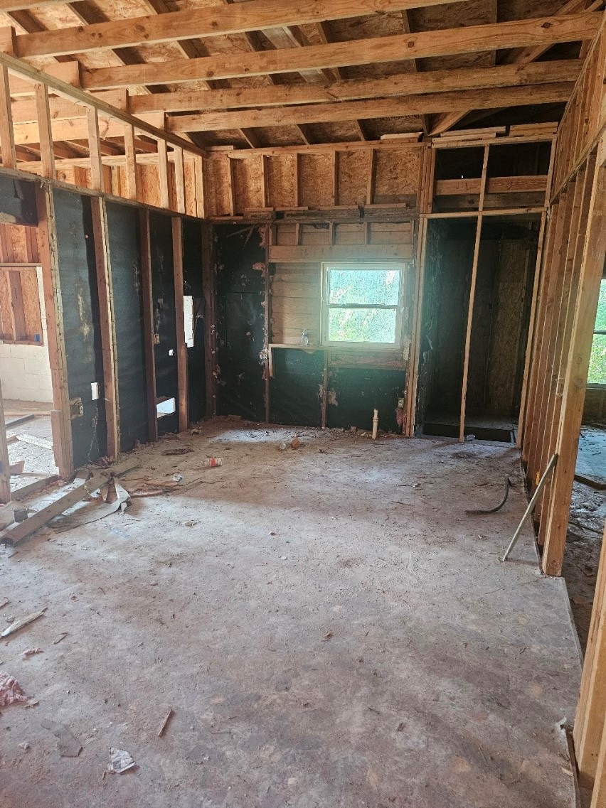 Land in Whitney 2