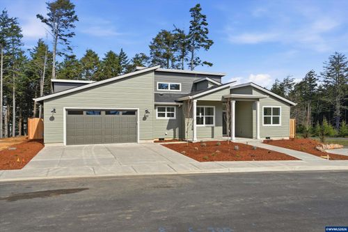 723 Nw 43rd St, Newport, OR, 97365 | Card Image