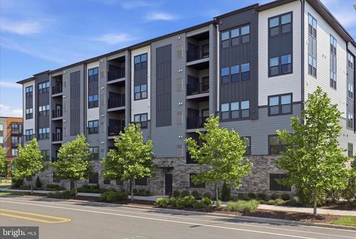 2y-12850 Mosaic Park Way, HERNDON, VA, 20171 | Card Image