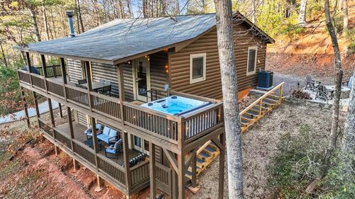 564 Weaver Creek Ln, Blue Ridge, GA, 30513-7650 | Card Image