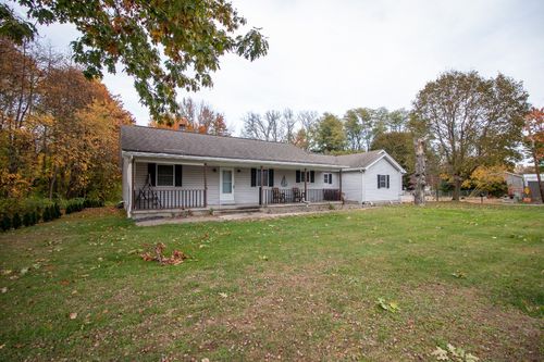 7010 Lake Rd, Fairview, PA, 16415-1575 | Card Image