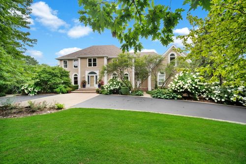 8 Lakeside Dr, South Barrington, IL, 60010-5311 | Card Image