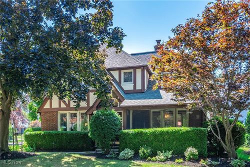16712 Edgewater Dr, Lakewood, OH, 44107-1106 | Card Image